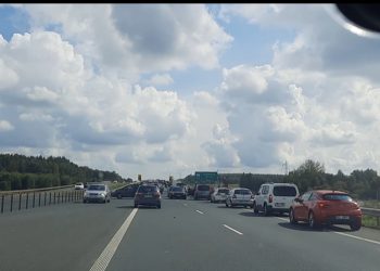 Pod prąd korytarzem życia. Pokazali bulwersujące nagranie [WIDEO]