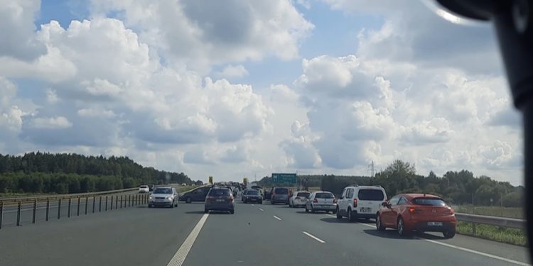 Pod prąd korytarzem życia. Pokazali bulwersujące nagranie [WIDEO]