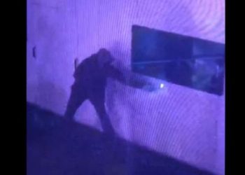 To on podpalił punkt szczepień w Zamościu! Nagranie z monitoringu! [WIDEO]