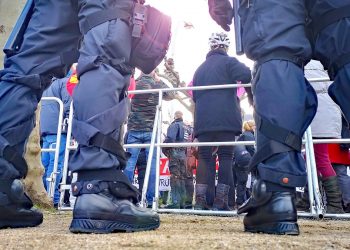 policja paszportom sanitarnym