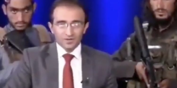 Przerażające nagranie z afgańskiej telewizji. Fragment programu informacyjnego obiegł świat [WIDEO]