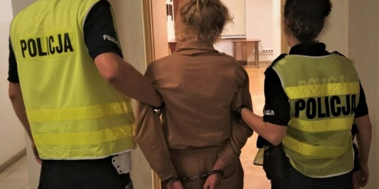 Rozmawiała ze ścianą. Teraz grożą jej… 3 lata więzienia