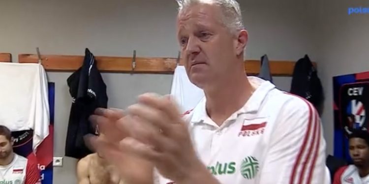 Poruszające pożegnanie Vitala Heynena. Trener zalał się łzami [WIDEO]