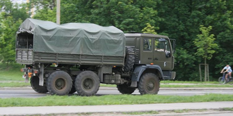 Ciężarówki wojskowe zderzyły się w Lublinie. Kilkunastu żołnierzy poszkodowanych