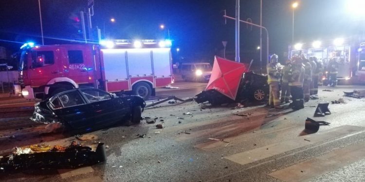 BMW rozpadło się na części. Nie było szans na przeżycie