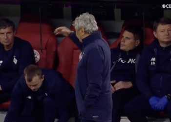 Tak trener rywali zareagował na gola Lewandowskiego. Wszystko uchwyciły kamery [WIDEO]