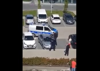 Uciekał przed policją, padł strzał. Wstrząsające sceny. „Jezu dziecko” [WIDEO]