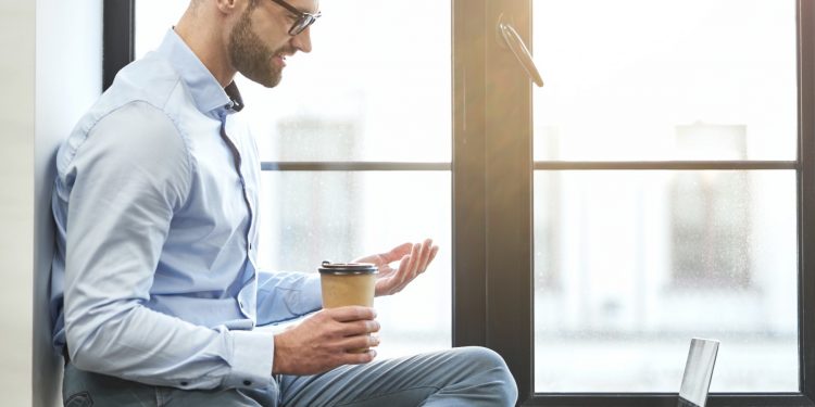 Jak ubrać się na spotkanie biznesowe online?