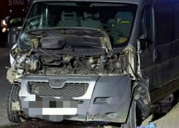 Dzieci na hulajnodze wjechały pod samochód. Ciężkie obrażenia