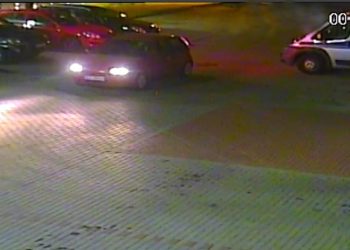 Pijany kierowca zaparkował przed… komendą policji