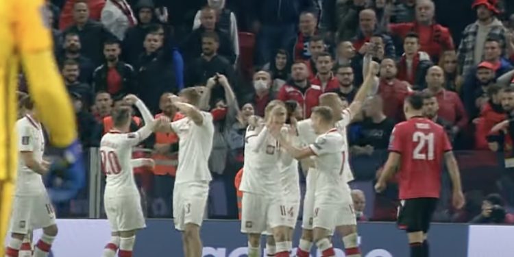 Trener Albanii reaguje na skandaliczne zachowanie kibiców. „Ta sytuacja nie powinna mieć miejsca”