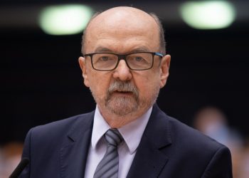 Prof. Legutko: „Co to w ogóle jest?! Niebywały obyczaj”