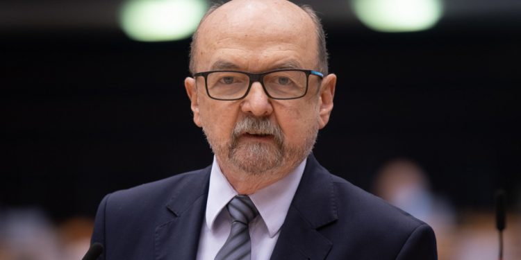 Prof. Legutko: „Co to w ogóle jest?! Niebywały obyczaj”