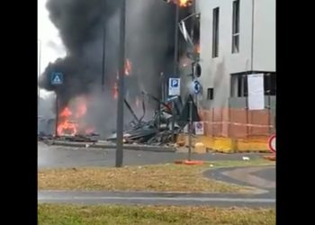 Samolot uderzył w budynek w Mediolanie. Są ofiary [WIDEO]