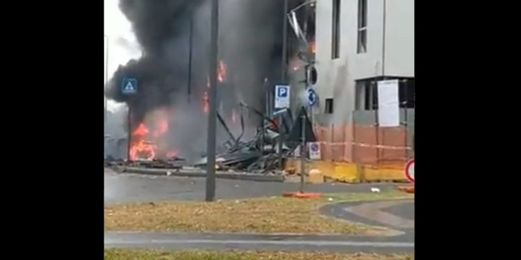 Samolot uderzył w budynek w Mediolanie. Są ofiary [WIDEO]