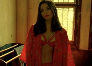 Julia Wieniawa szczerze o grze w scenach erotycznych. „Zawsze się denerwuję”