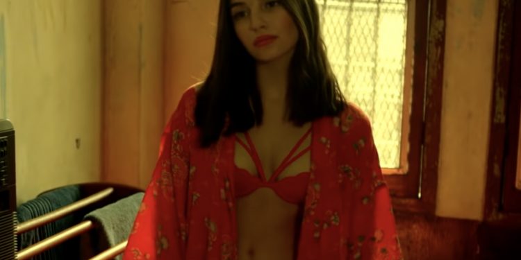 Julia Wieniawa szczerze o grze w scenach erotycznych. „Zawsze się denerwuję”