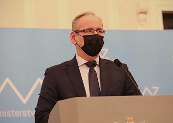 Omikron. Niedzielski ogłosił nowe obostrzenia! Są nowe limity