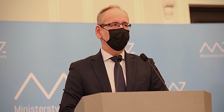 Omikron. Niedzielski ogłosił nowe obostrzenia! Są nowe limity