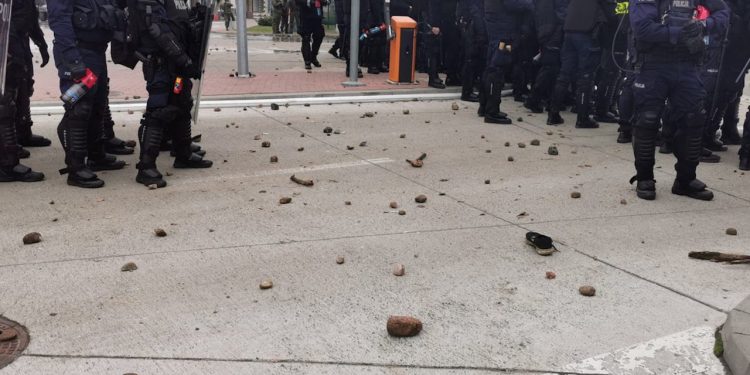 Polski policjant poważnie ranny na granicy. „Doszło do pęknięcia kości czaszki”