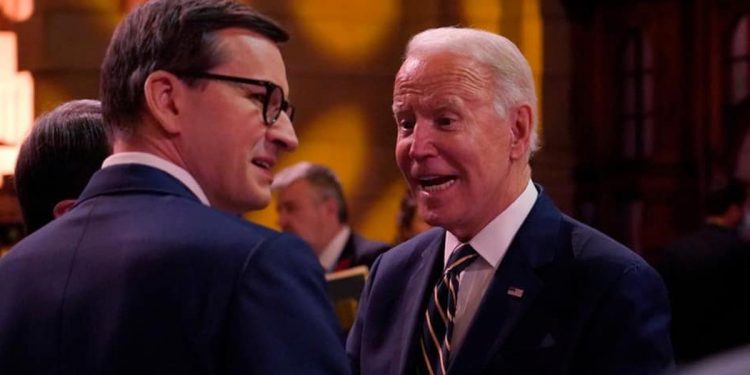 Morawiecki spotkał się z Bidenem. Premier ujawnił, o czym rozmawiali