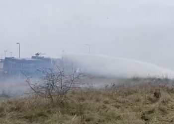 Kolejny szturm na granicę! Wojsko użyło granatów ogłuszających i armatki wodnej [WIDEO]