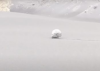 Wulkan „wypluł” bombę. Niezwykłe zjawisko na Wyspach Kanaryjskich uchwyciły kamery [WIDEO]