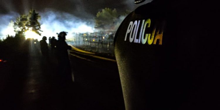 Imigranci przedarli się przez granicę. Zaatakowali policję