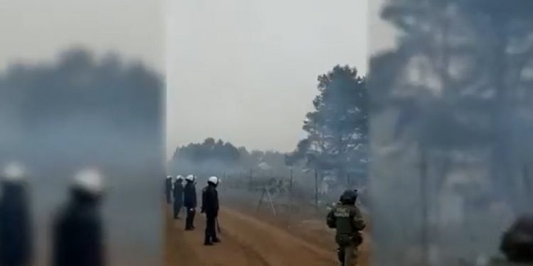 SG alarmuje: Imigranci szykują wielki szturm! Pokazali nagranie. „Namioty zaczynają znikać” [WIDEO]