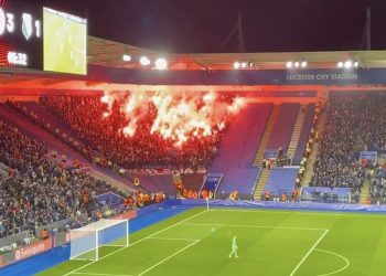 Skandal w Lidze Europy. Kibice Legii starli się z angielską policją! [WIDEO]