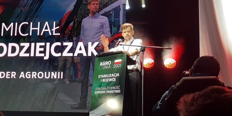 Wiśniewski stworzył hymn Agrounii. Jest teledysk [WIDEO]