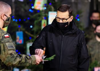 Morawiecki odwiedził żołnierzy na granicy: „Jesteśmy z was dumni”