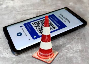 Certyfikaty covidowe jednak ważne krócej. Ważna zmiana