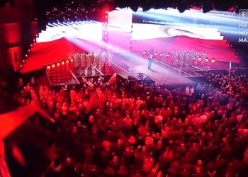 murem za polskim mundurem