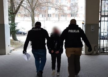 Pomógł potrzebującym i zrobił im zakupy. W zamian… pobili go i okradli