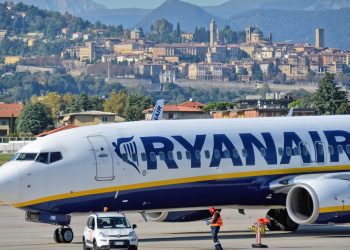 ryanair-gf1a825868_1920