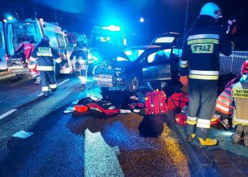 Wjechała w pieszych. Jedna osoba nie żyje. Są też ranni