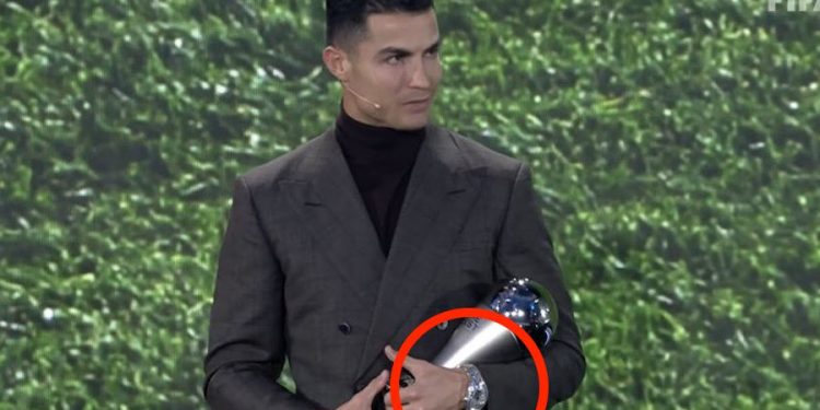 Cristiano Ronaldo ze specjalną nagrodą na gali FIFA The Best. Jego zegarek przyciągnął szczególną uwagę