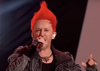 Wzruszony Wiśniewski podczas Sylwestra w Polsacie. Ze sceny zwrócił się do żony i syna [WIDEO]