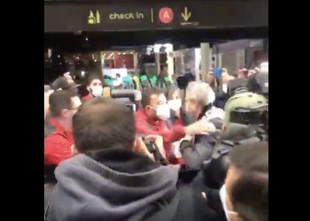 Kibice Flamengo oszaleli na punkcie Paulo Sousy. Tak przywitali go na lotnisku [WIDEO]