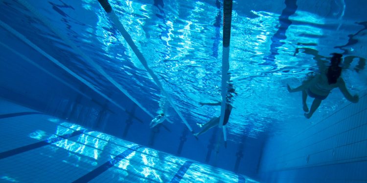 Zrobił zdjęcie kobiecie na basenie. Teraz grozi mu więzienie