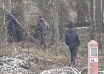 Kolejna prowokacja Białorusi. Oskarżają Polaków o „ostrzelanie” słupa granicznego [WIDEO]