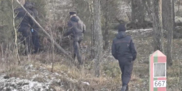 Kolejna prowokacja Białorusi. Oskarżają Polaków o „ostrzelanie” słupa granicznego [WIDEO]