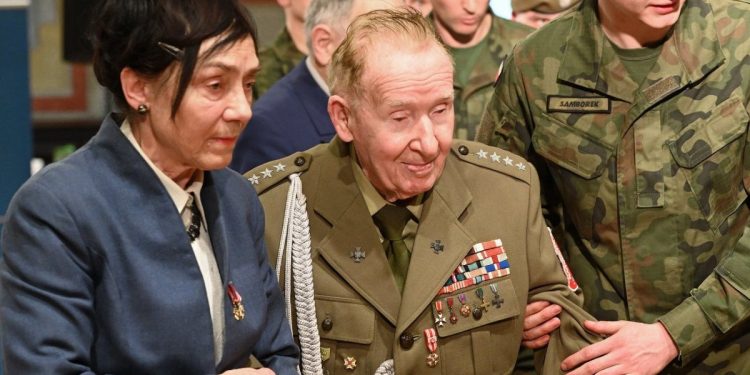 Kombatant NSZ stracił mieszkanie w pożarze. Wesprzyj zbiórkę na remont