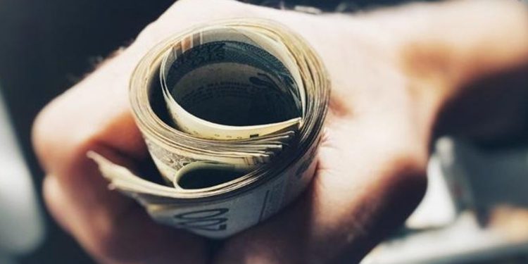 Pijany kierowca chciał wręczyć policji gigantyczną łapówkę