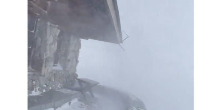 Tatrzańskie schronisko odcięte od świata. „Jedzenia mamy na miesiąc” [WIDEO]