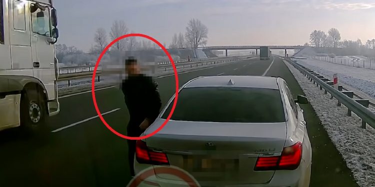spowodował kolizję na a2
