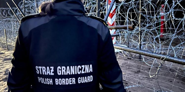 Straż Graniczna: Funkcjonariuszka ranna po ataku imigrantów