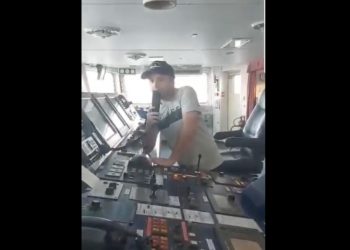 Rosyjskiemu statkowi kończyło się paliwo. Gruzini: „Pier**l się. Jeśli się skończy, weź wiosła” [WIDEO]