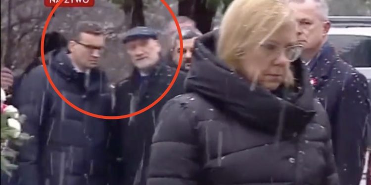 Tak naprawdę wyglądała sytuacja z „dziwną miną” Morawieckiego. Jest kolejne nagranie [WIDEO]